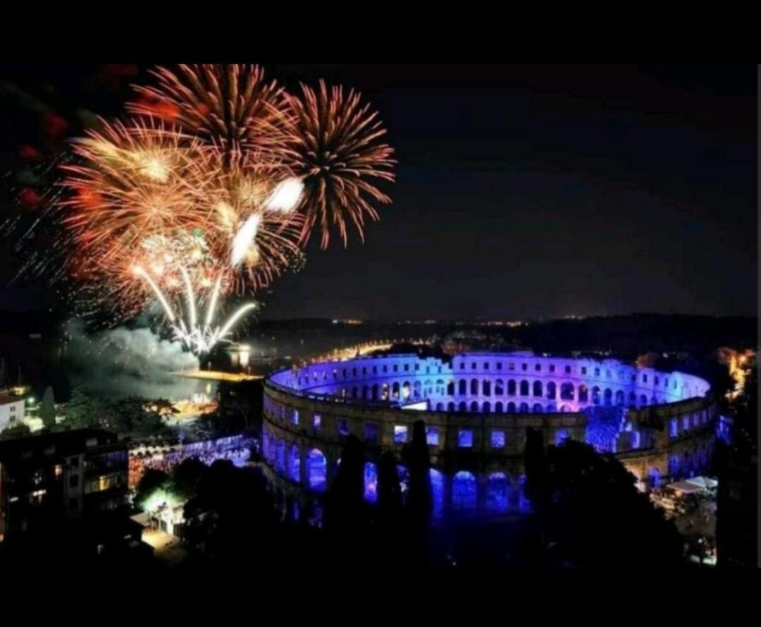 Apartment Ory 2 Between The Beach And City Center Pula Exterior foto