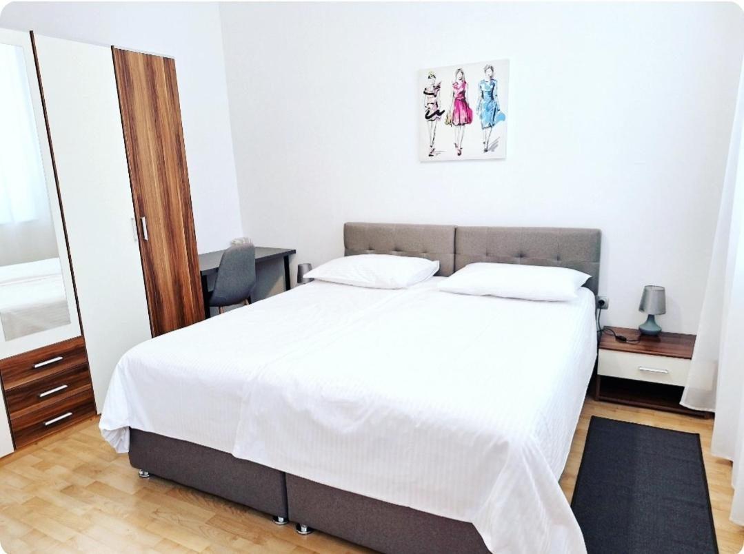 Apartment Ory 2 Between The Beach And City Center Pula Exterior foto